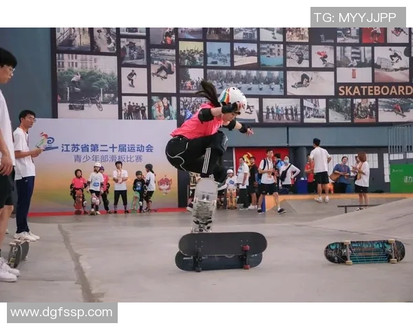 南京滑板队分享比赛经验与成长故事聚焦滑板运动的魅力与挑战 南京滑板队分享比赛经验与成长故事聚焦滑板运动的魅力与挑战