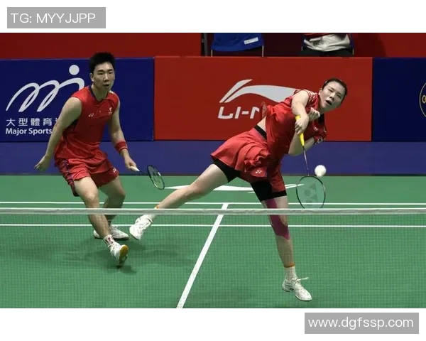 赛后分析:北京羽毛球队与杭州羽毛球队的耐力较量与战术探讨 赛后分析:北京羽毛球队与杭州羽毛球队的耐力较量与战术探讨