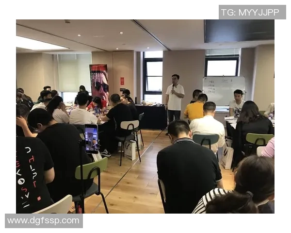 重庆篮球队与南京篮球队赛后复盘团队协作的关键因素与表现分析